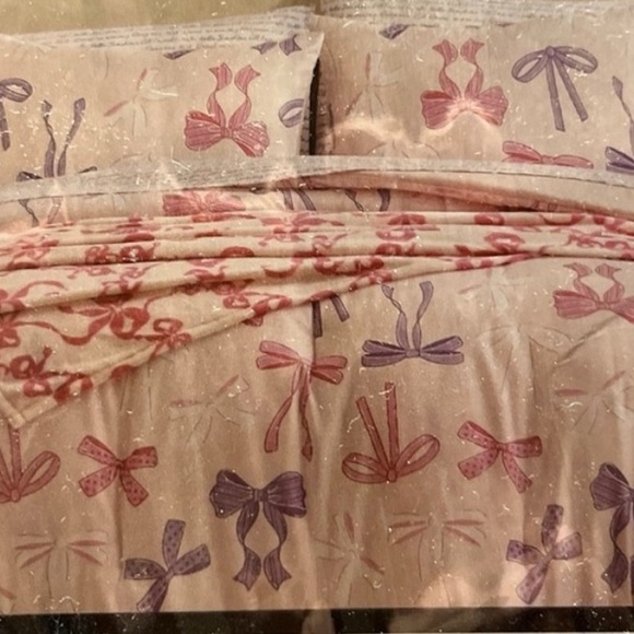 Betsey Johnson Pink Bow Comforter Bed in a Bag Set, Queen - Picture 1 of 9